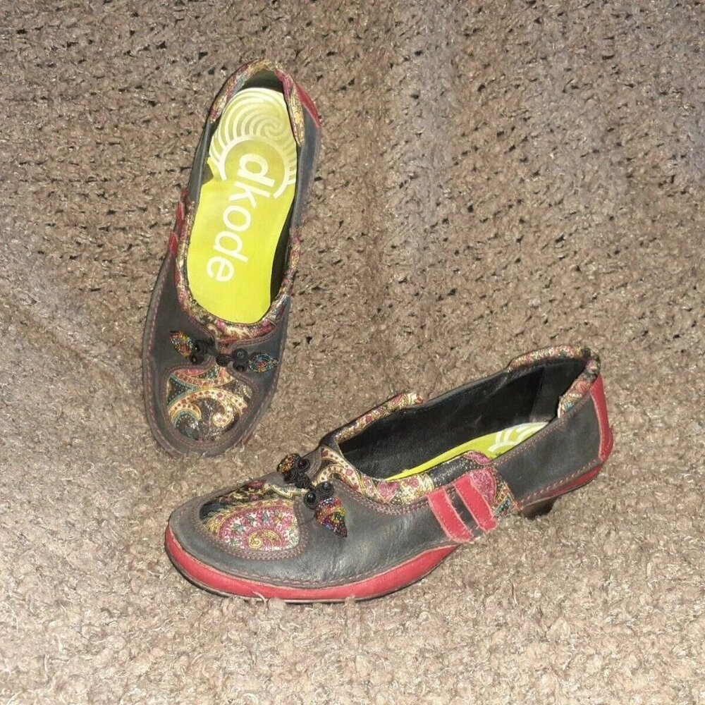 DKODE-Handmade In Portugal-Multicolor Floral Leather-Beaded-Sz 40-9.5-Excellent